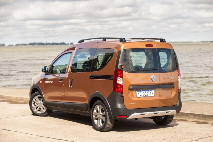  Renault Kangoo Stepway 2018 года  (LA) (фото 11 из 18)